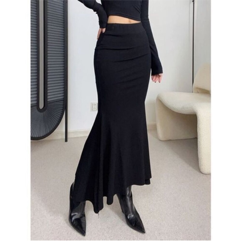 Commense Black Trumpet Maxi Skirt, size S - NWT